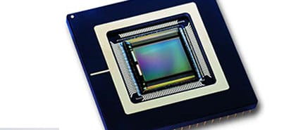 2003: 澳门正规娱乐平台 Develops 1.3-megapixel CMOS Image Sensor